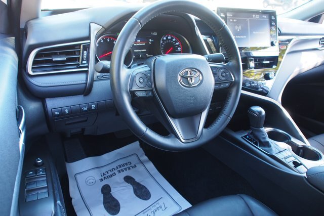 Used 2022 Toyota Camry XSE FWD image 17