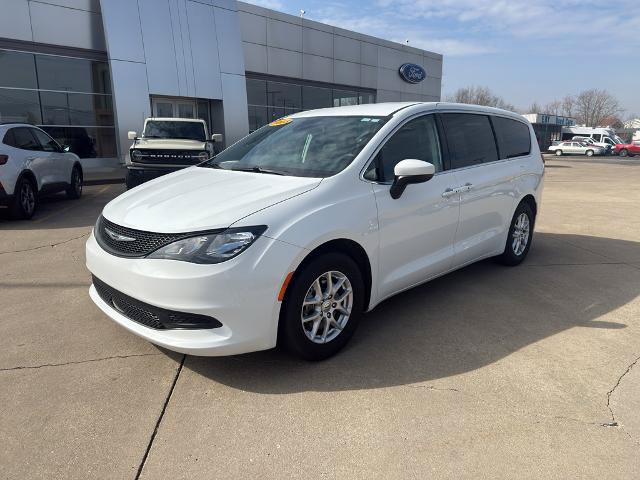 Used 2023 Chrysler Voyager LX FWD image 10