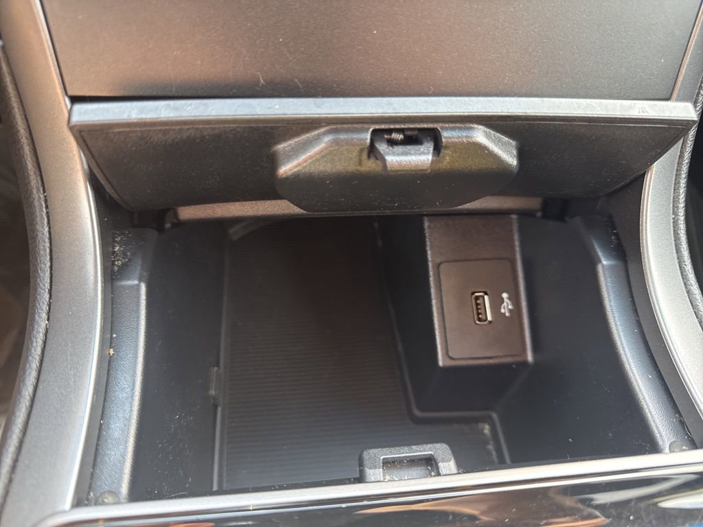 Certified 2019 Ford Edge SE FWD image 22