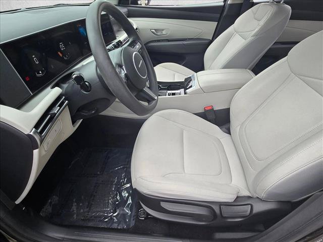Used 2025 Hyundai Tucson SE AWD/4WD image 15