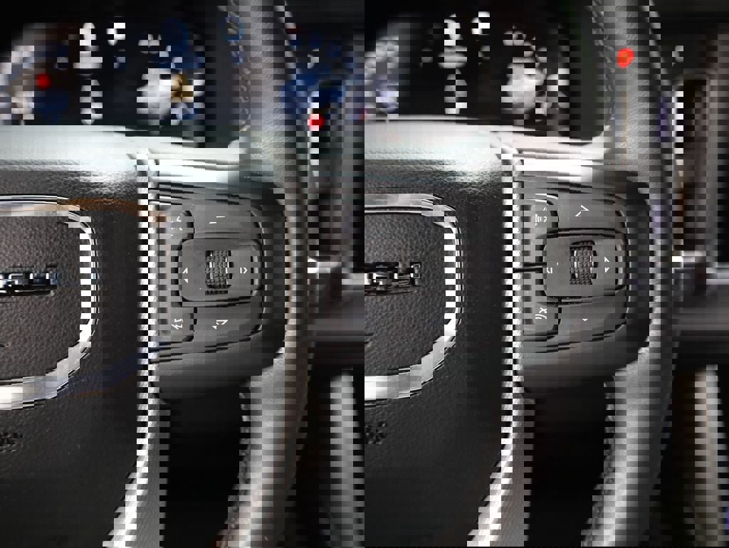 Used 2023 GMC Yukon Denali image 12