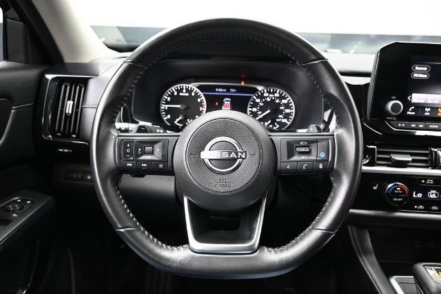 Used 2025 Nissan Pathfinder SV FWD image 24