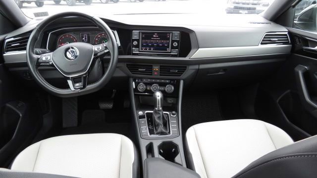 Used 2019 Volkswagen Jetta R-Line image 9