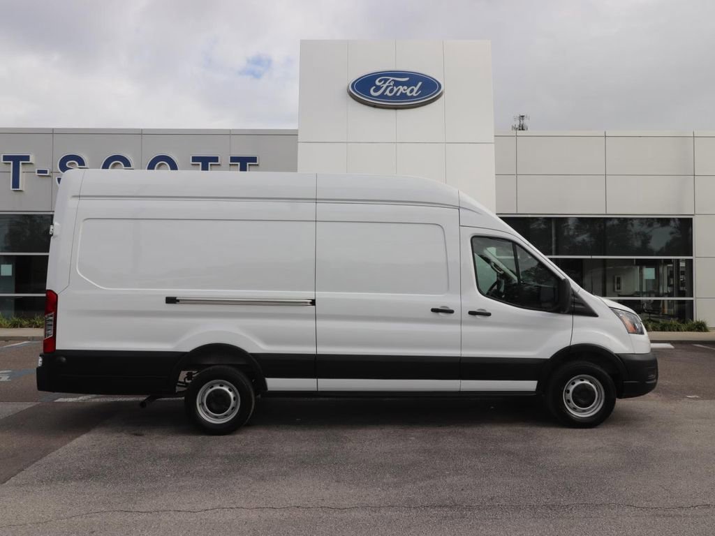 Certified 2025 Ford Transit 250 148 High Roof Extended image 6