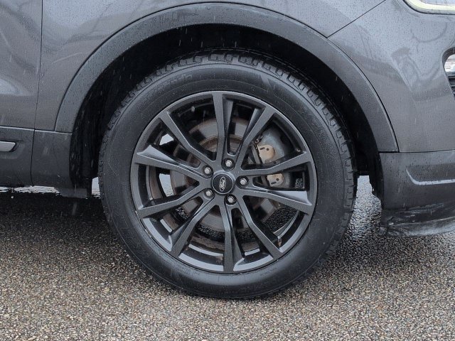 Certified 2019 Ford Explorer XLT w/ Equipment Group 202A FWD image 11