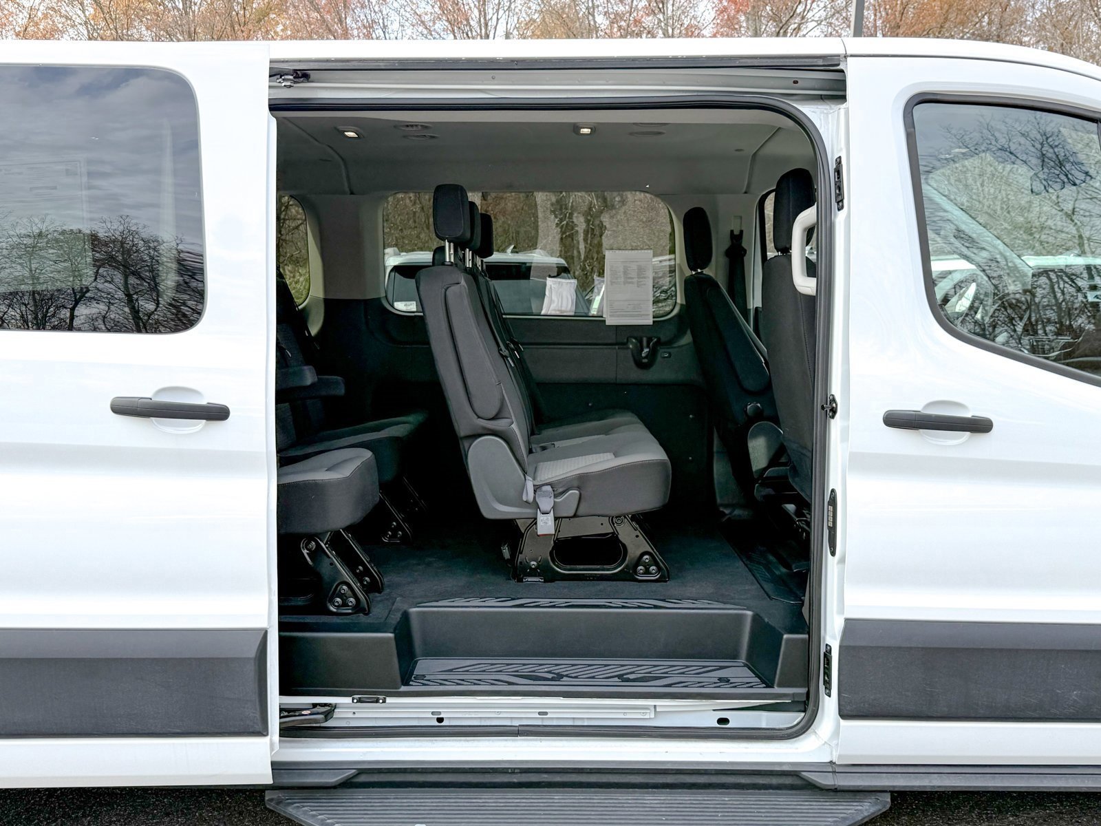 Certified 2025 Ford Transit 350 XLT image 15