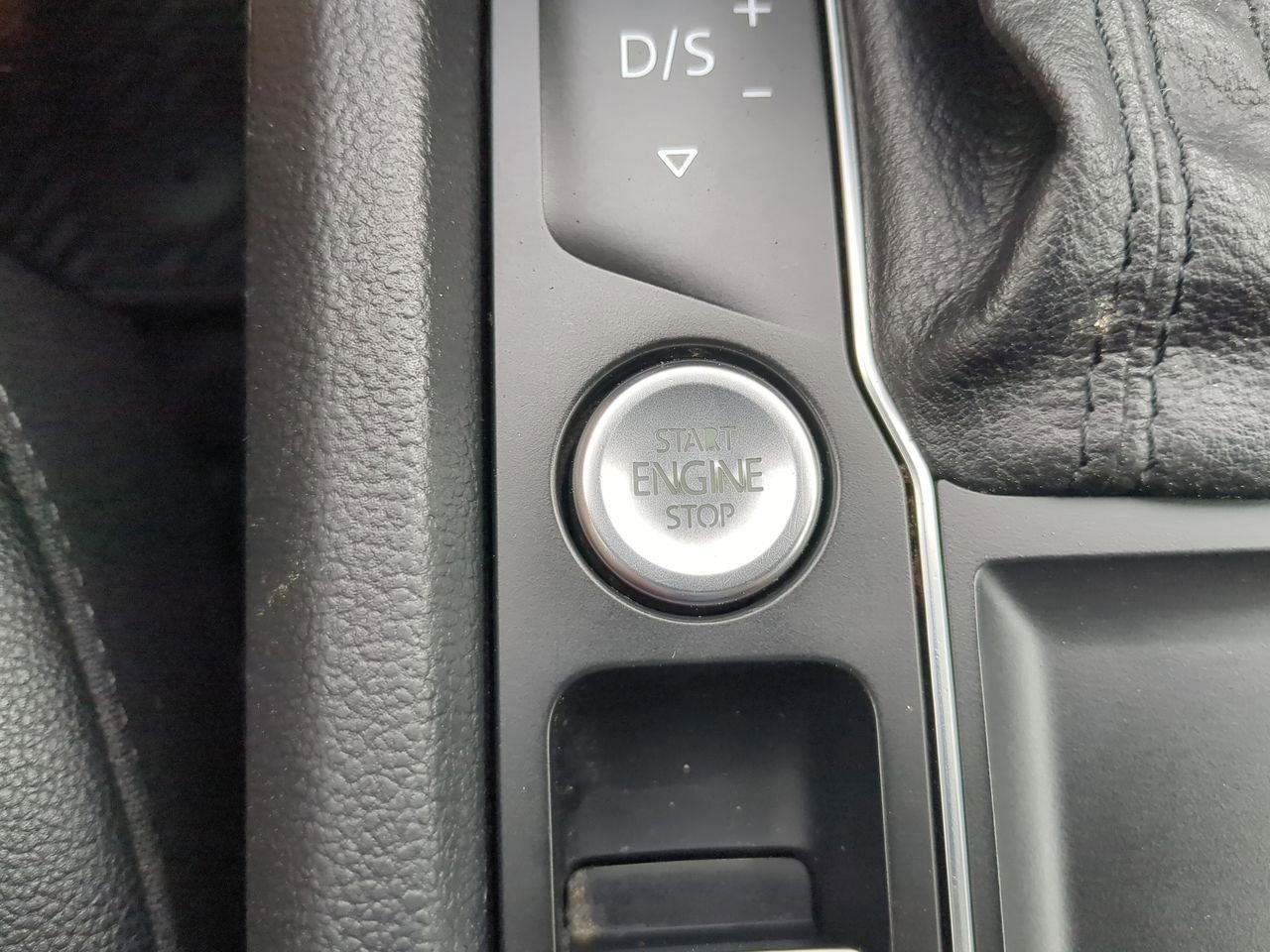 Used 2019 Volkswagen Atlas SEL FWD image 26