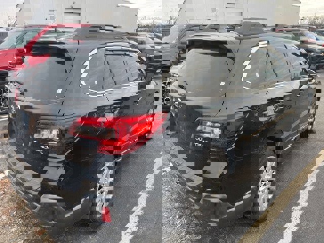 Used 2018 Subaru Outback 2.5i Premium image 4