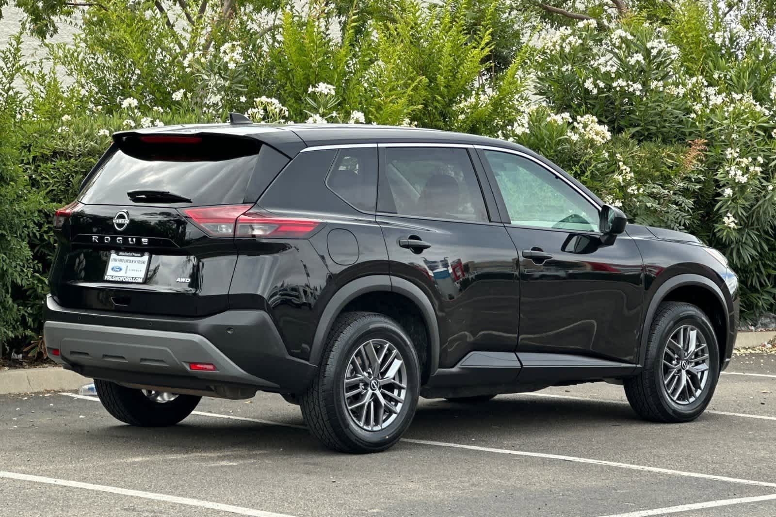 Used 2023 Nissan Rogue S AWD/4WD video 2