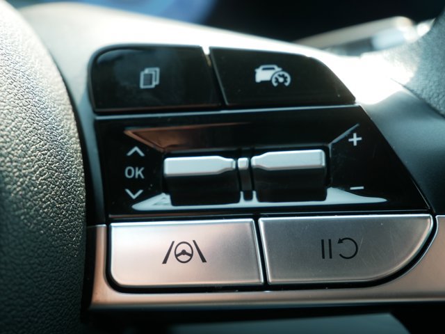 Used 2024 Hyundai Elantra SEL FWD image 21