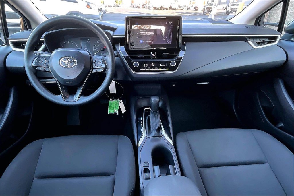 Used 2025 Toyota Corolla LE FWD image 14