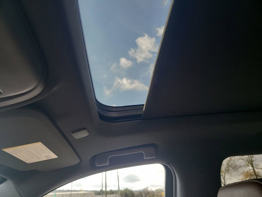 Used 2023 Chevrolet Suburban High Country image 24