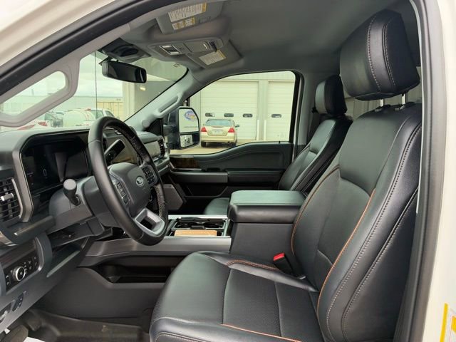 Certified 2025 Ford F250 Lariat w/ Black Appearance Package image 7
