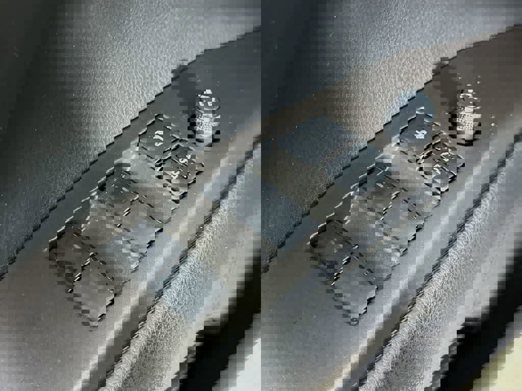 Used 2023 Toyota Camry SE image 28