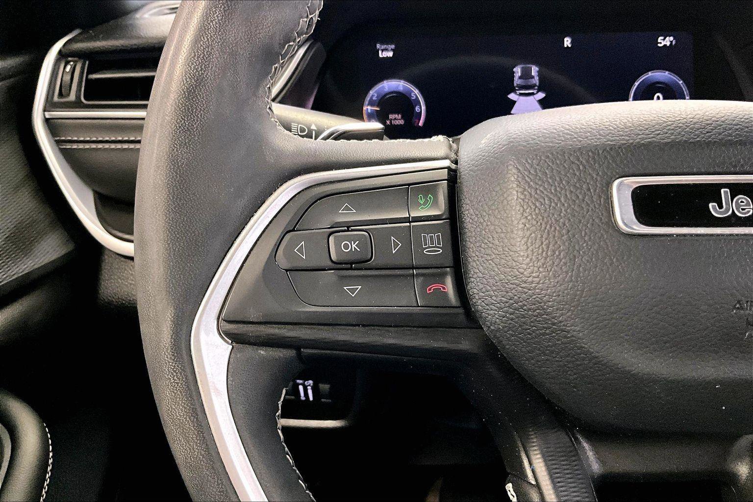 Used 2023 Jeep Grand Cherokee Altitude image 17