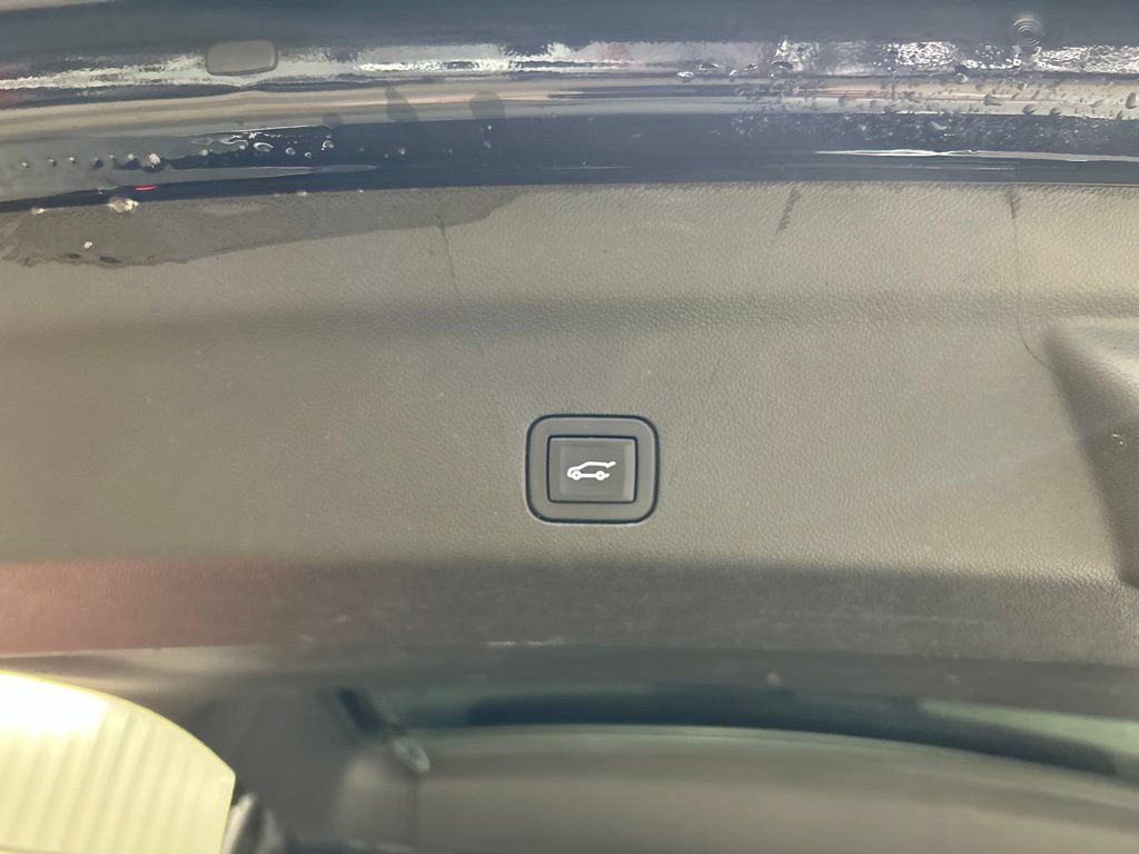 Used 2023 Chevrolet Tahoe High Country AWD/4WD image 31