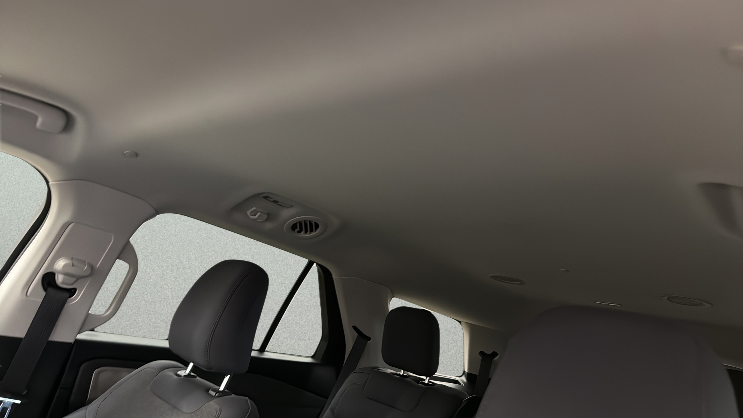 Certified 2025 Ford Explorer Active AWD/4WD image 12