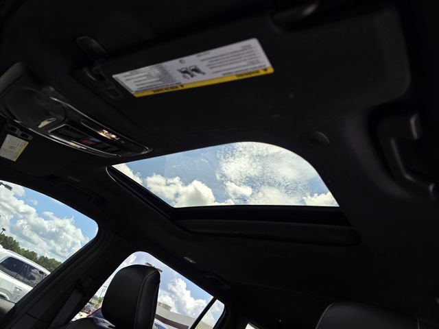 Used 2025 Jeep Grand Cherokee L Altitude AWD/4WD image 23