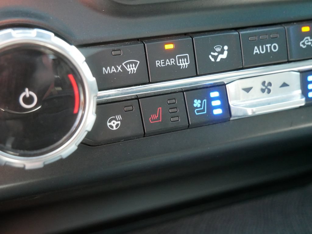 Certified 2023 Ford F350 Platinum AWD/4WD image 30