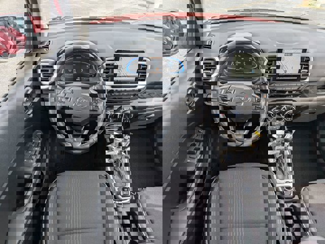 Used 2025 Hyundai Venue Limited image 29