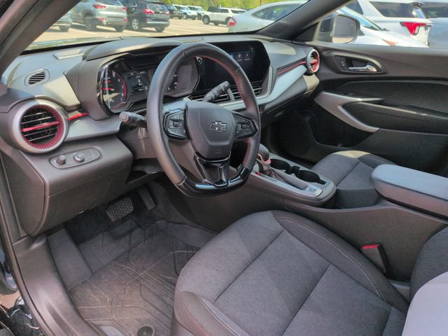 Used 2024 Chevrolet Trax RS w/ Driver Confidence Package FWD image 28