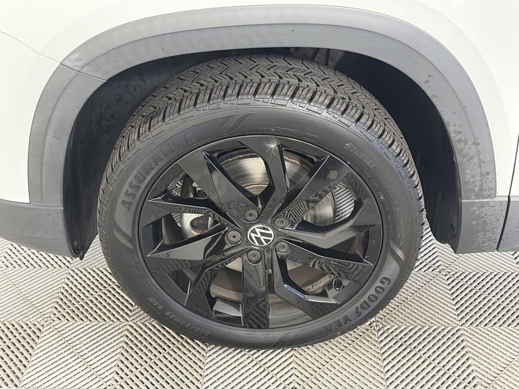 Used 2022 Volkswagen Taos SEL w/ Panoramic Sunroof Package image 8