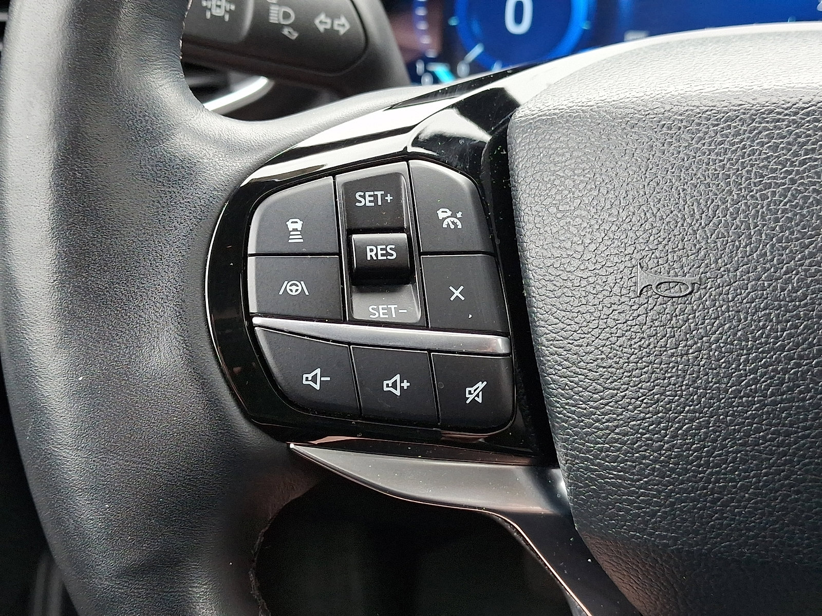 Certified 2023 Ford Explorer Platinum w/ Technology Package AWD/4WD image 30