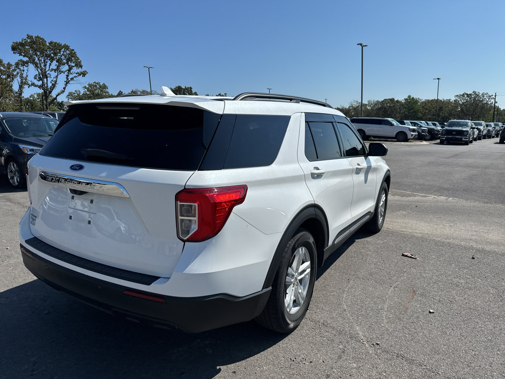 Certified 2024 Ford Explorer XLT RWD image 5