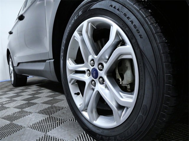 Certified 2018 Ford Edge Titanium image 2