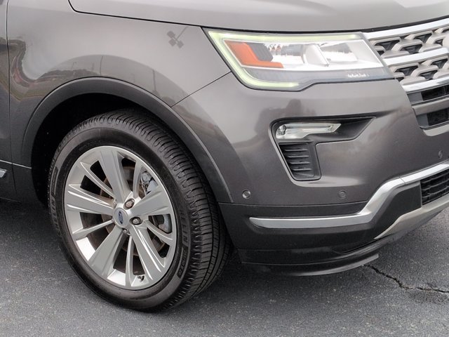 Certified 2019 Ford Explorer Limited w/ Ford Safe & Smart Package AWD/4WD image 10