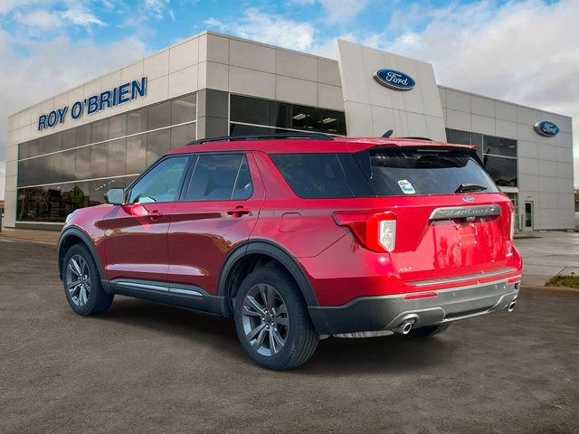 Certified 2023 Ford Explorer XLT w/ Equipment Group 202A AWD/4WD image 3