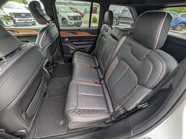 Used 2022 Jeep Grand Cherokee Summit AWD/4WD image 18