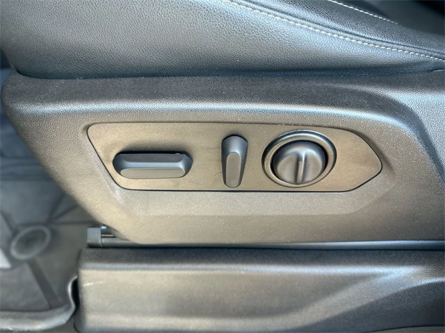 Used 2022 Chevrolet Silverado 2500 LTZ w/ LTZ Convenience Package image 13