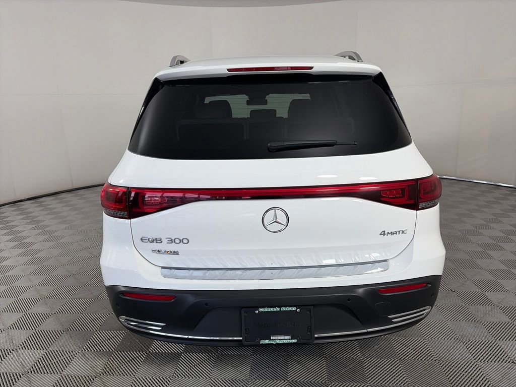 Used 2023 Mercedes-Benz EQB 300 4MATIC image 4