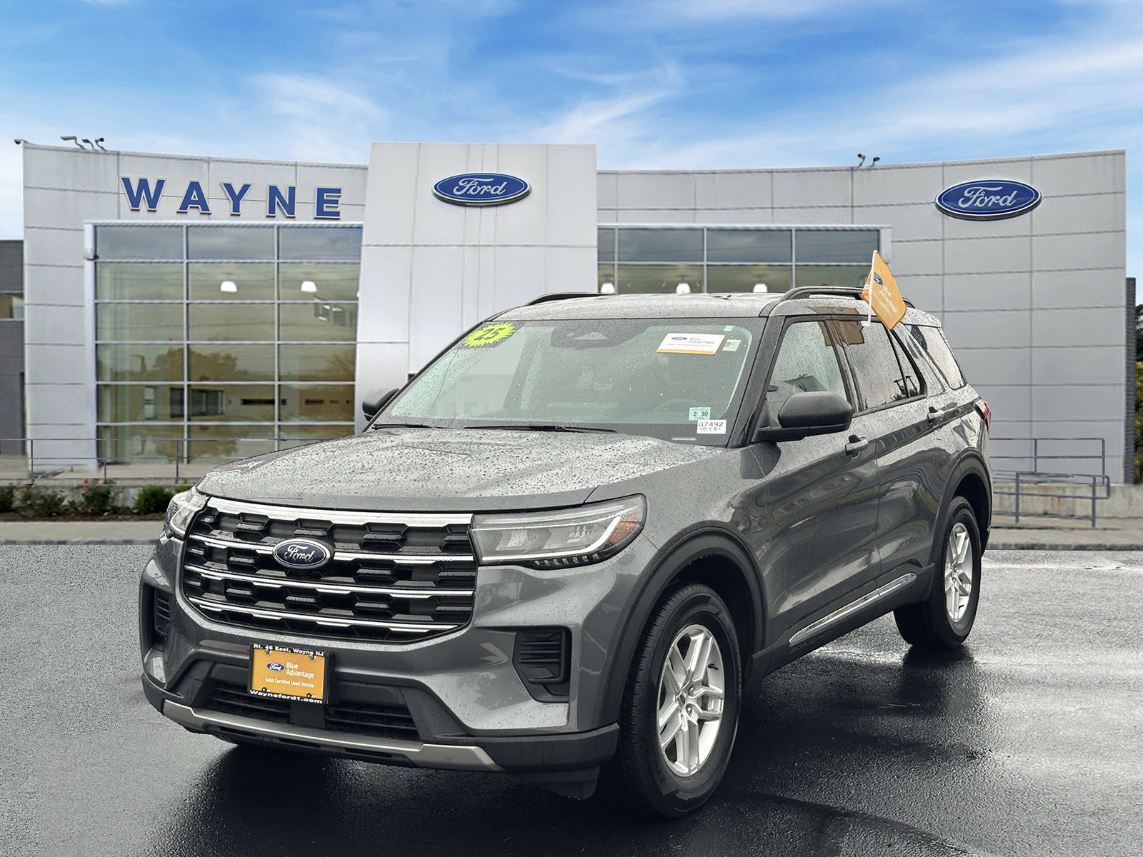 Certified 2025 Ford Explorer Active AWD/4WD image 2