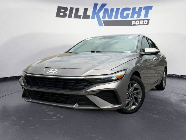 Used 2024 Hyundai Elantra SEL FWD image 1