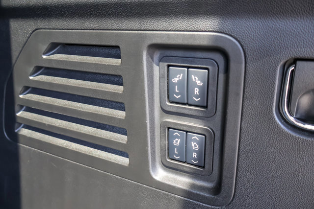 Used 2025 Chevrolet Traverse RS w/ LPO, Floor Liner Package AWD/4WD image 24