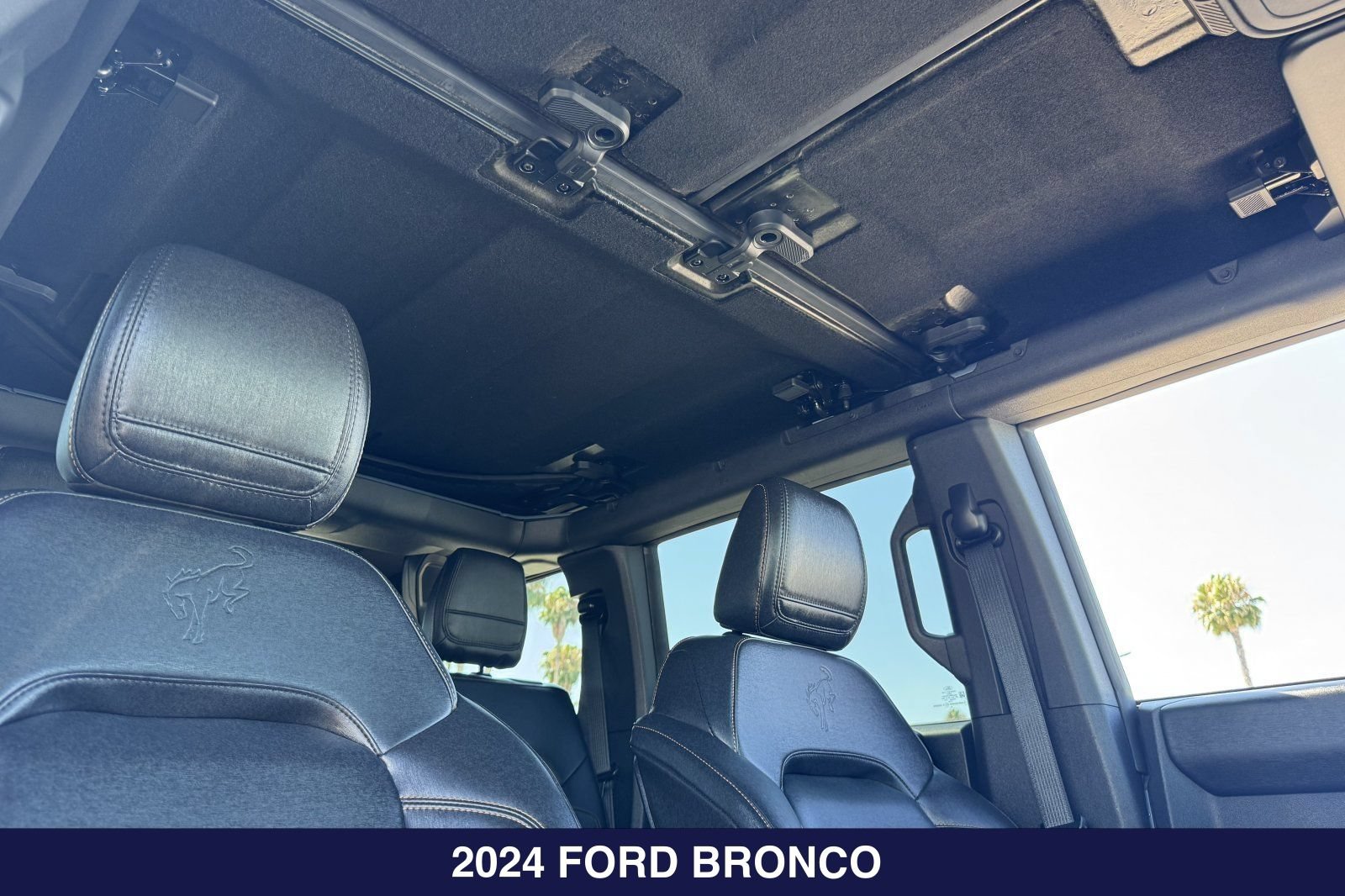 Certified 2024 Ford Bronco Badlands w/ Sasquatch Package AWD/4WD image 19