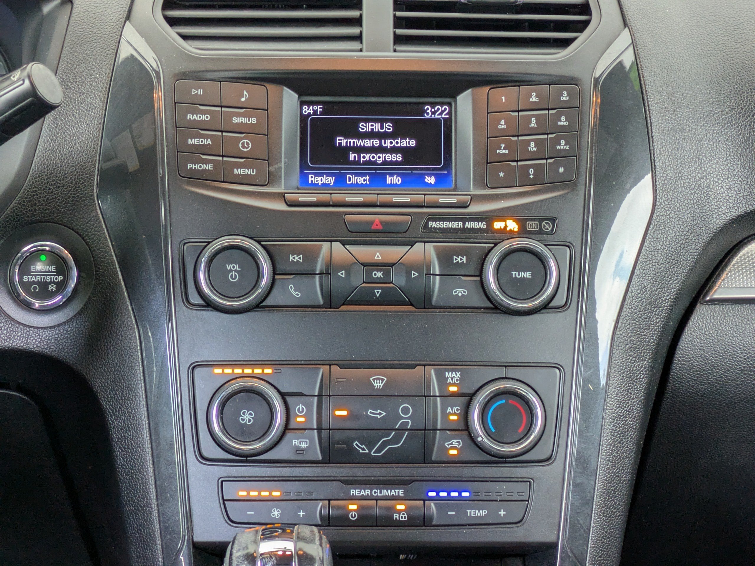 Certified 2018 Ford Explorer XLT FWD image 19