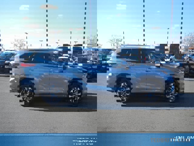 Used 2022 Toyota Highlander XLE image 8