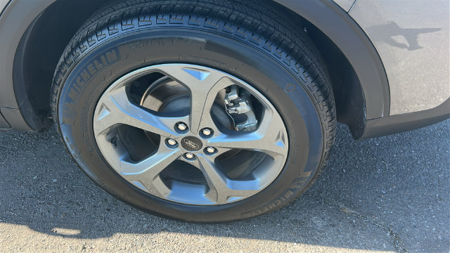 Certified 2025 Ford Escape ST-Line Select AWD/4WD image 6