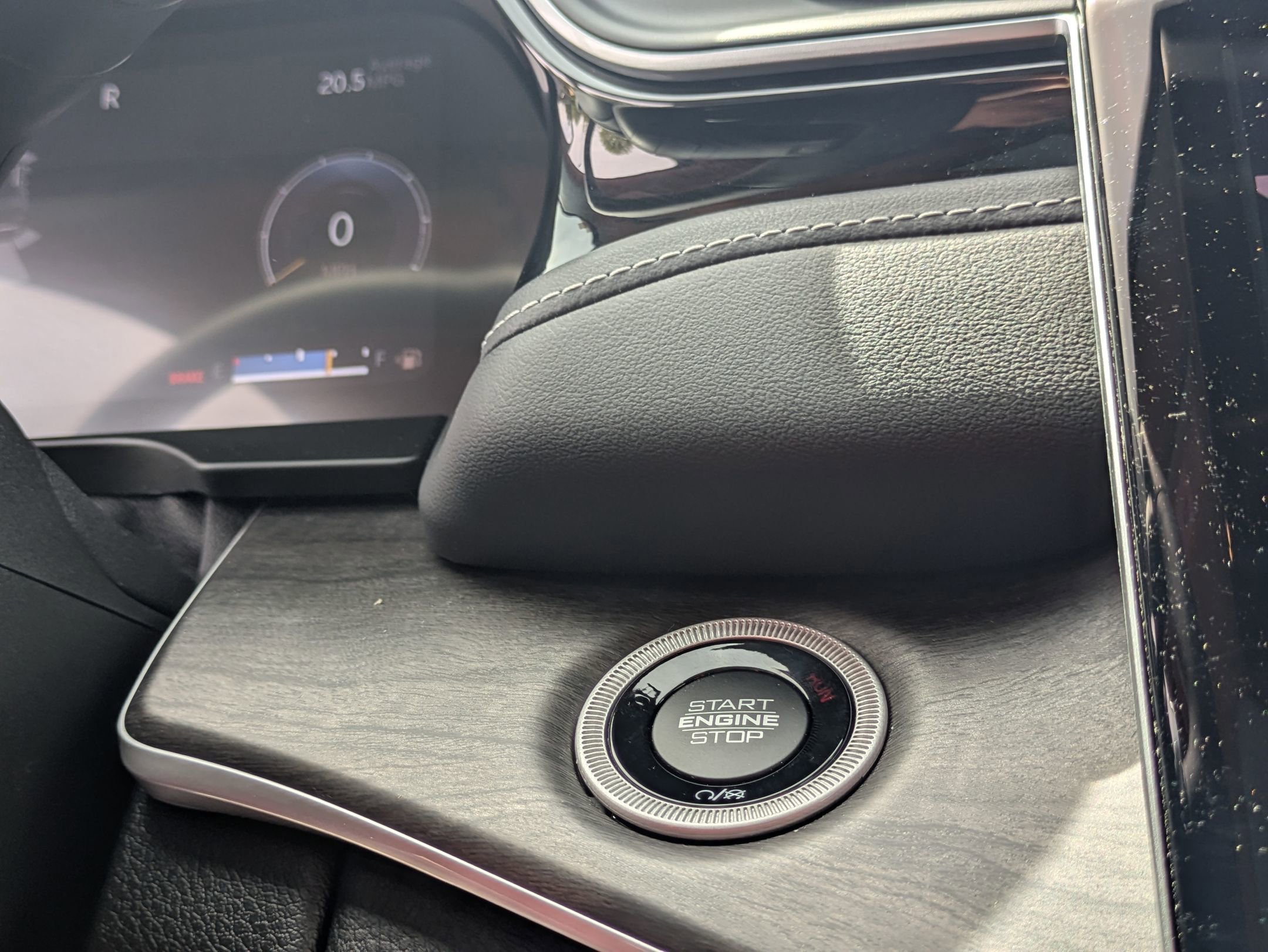 Used 2023 Jeep Grand Cherokee Limited w/ Luxury Tech Group II AWD/4WD image 24