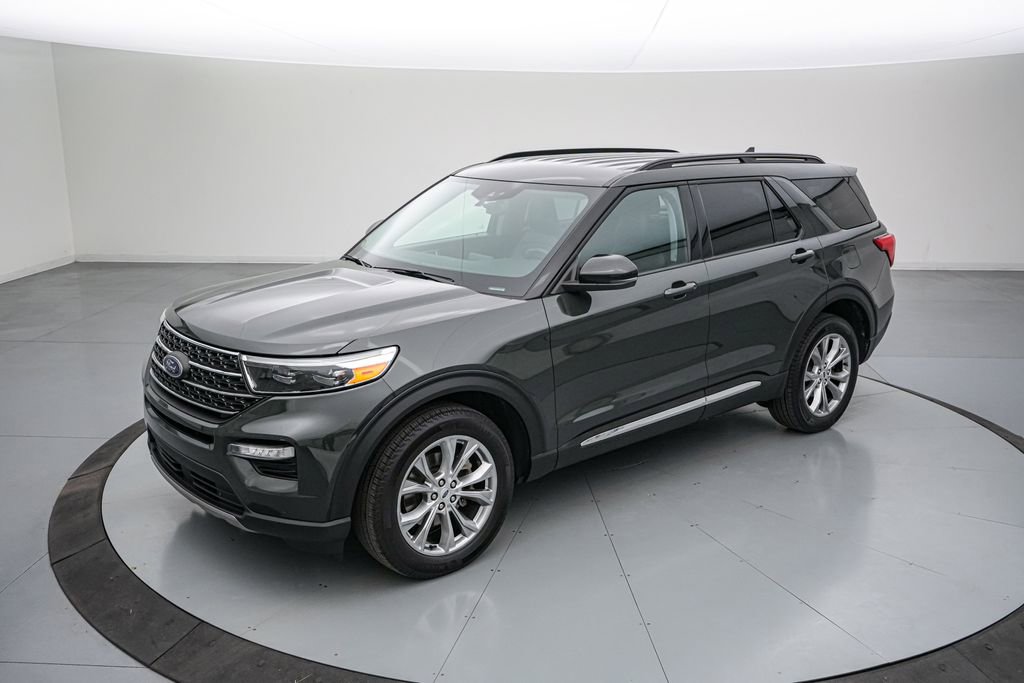 Certified 2024 Ford Explorer XLT w/ Equipment Group 202A AWD/4WD image 9