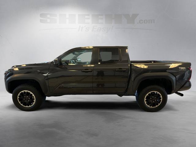 Used 2025 Toyota Tacoma TRD Off-Road AWD/4WD image 15