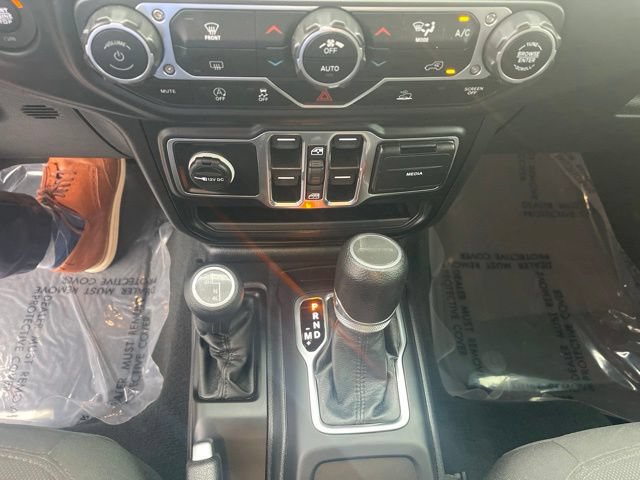 Used 2023 Jeep Gladiator Sport AWD/4WD image 19