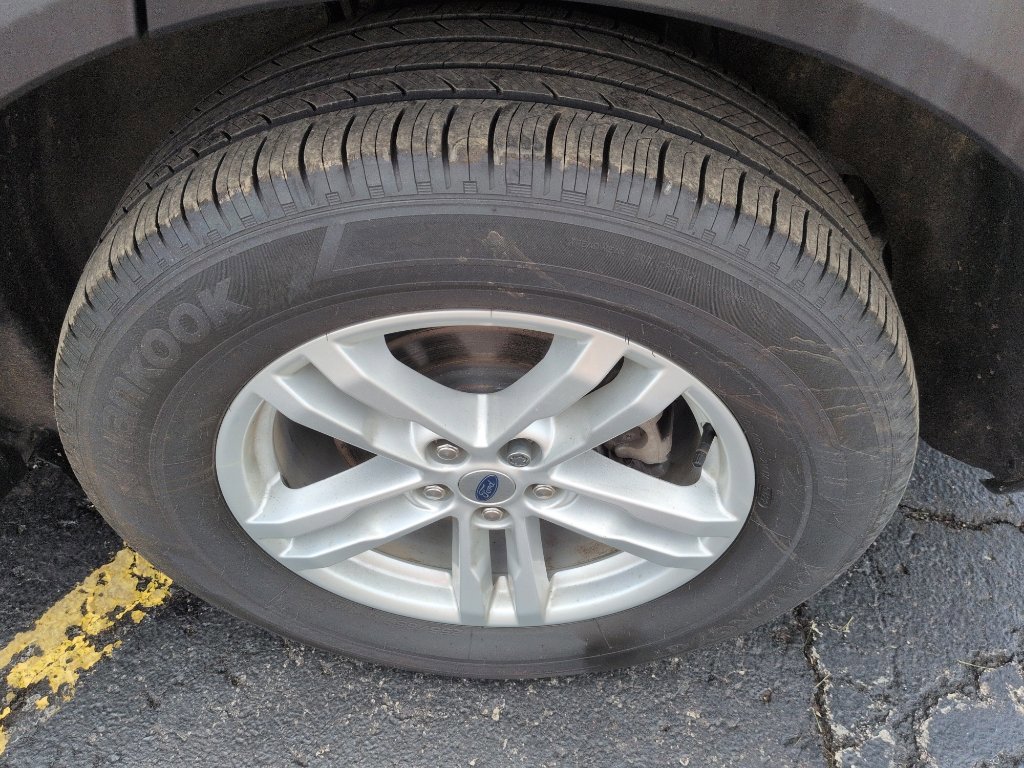 Certified 2023 Ford Explorer XLT w/ Equipment Group 202A image 5