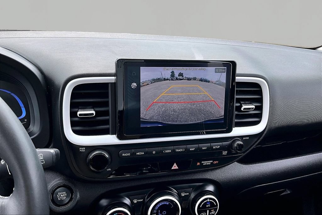 Used 2024 Hyundai Venue Limited FWD image 21