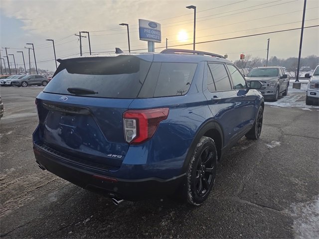 Certified 2023 Ford Explorer ST-Line image 3