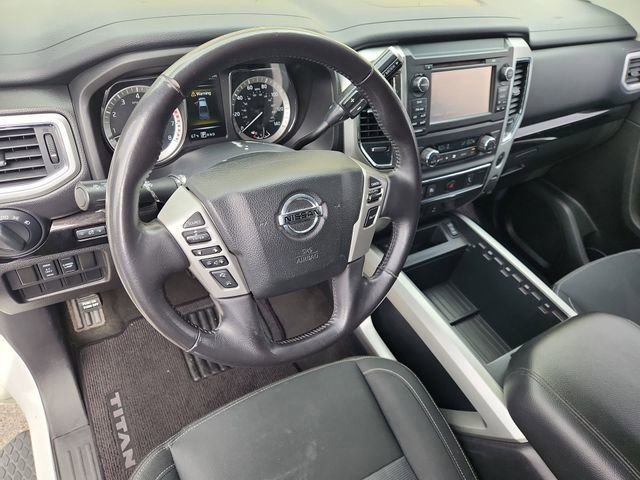Used 2018 Nissan Titan SV w/ SV Convenience Package RWD image 10