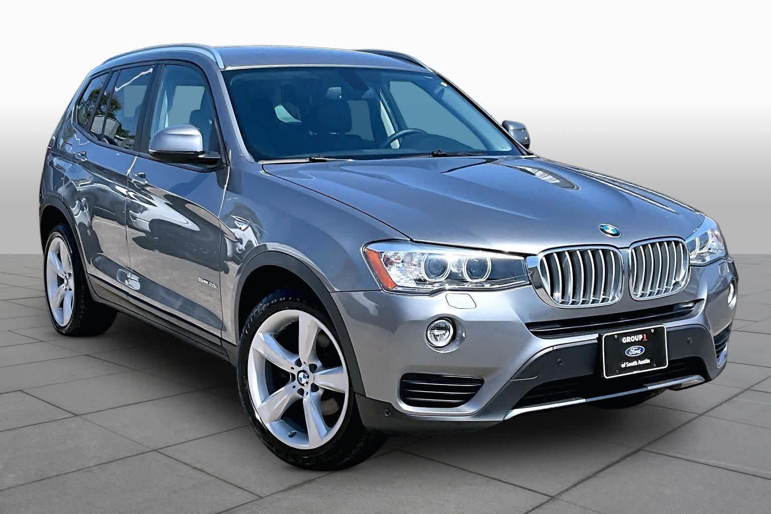 Used 2017 BMW X3 sDrive28i RWD image 2